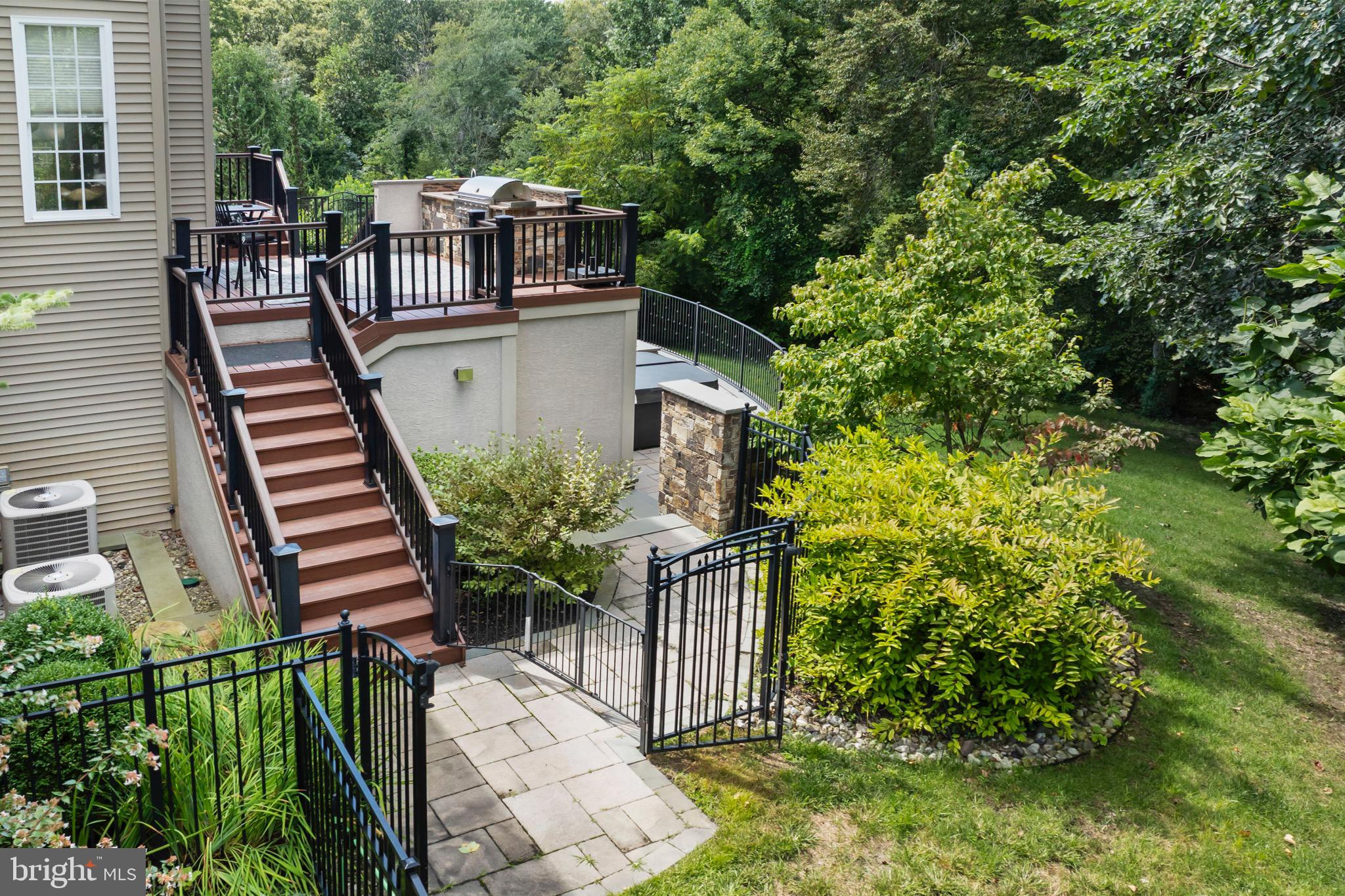 23 REGALS COURT