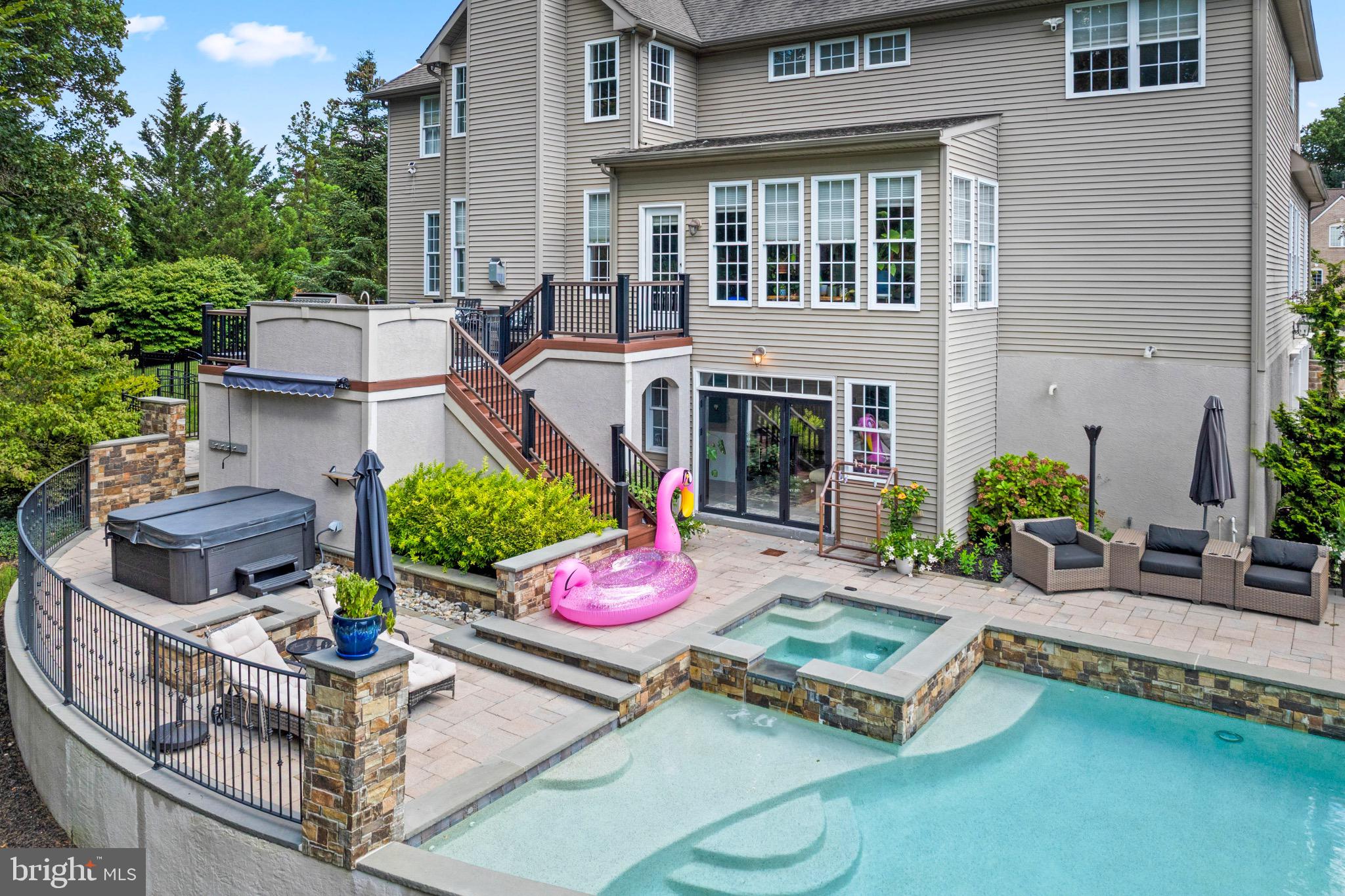 23 REGALS COURT