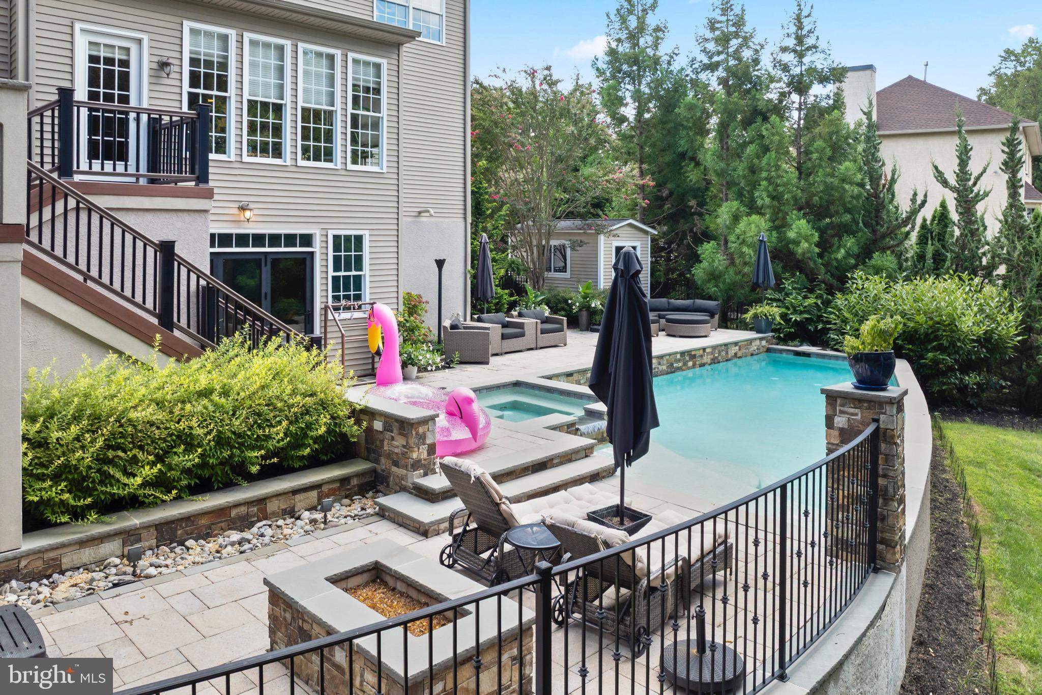 23 REGALS COURT