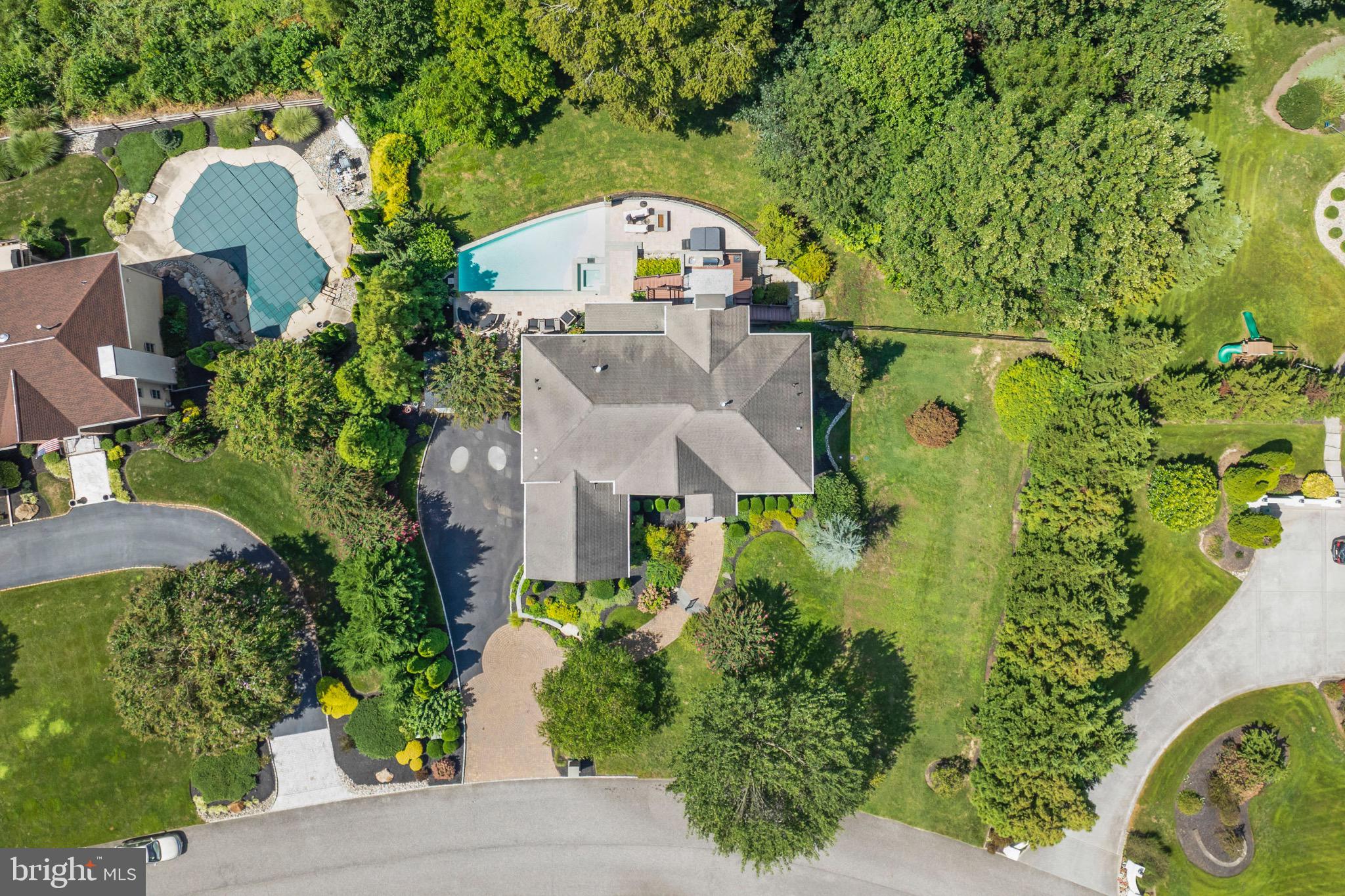23 REGALS COURT