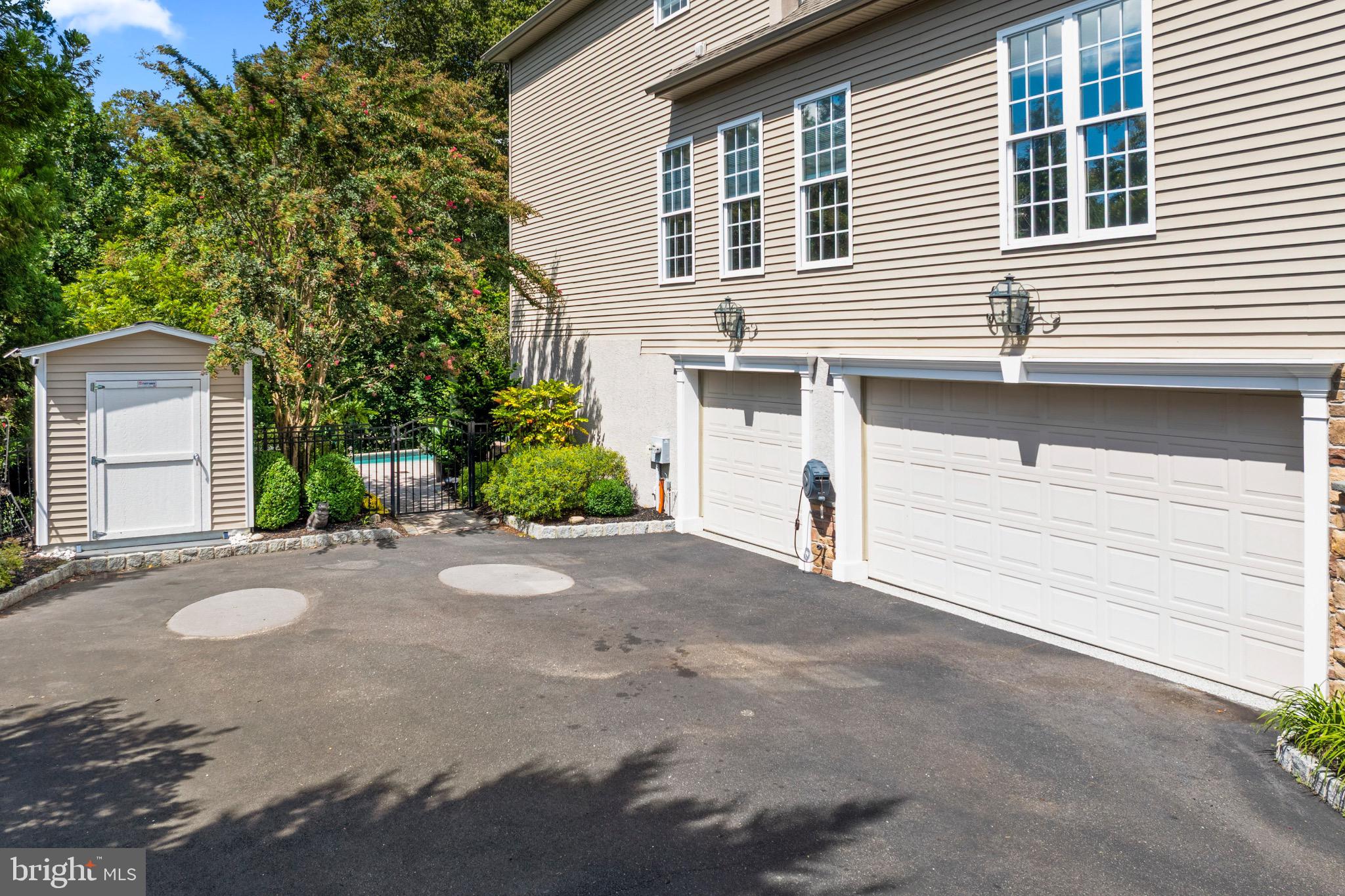 23 REGALS COURT
