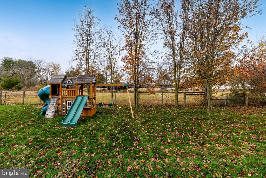 213 SPRING BEAUTY DRIVE