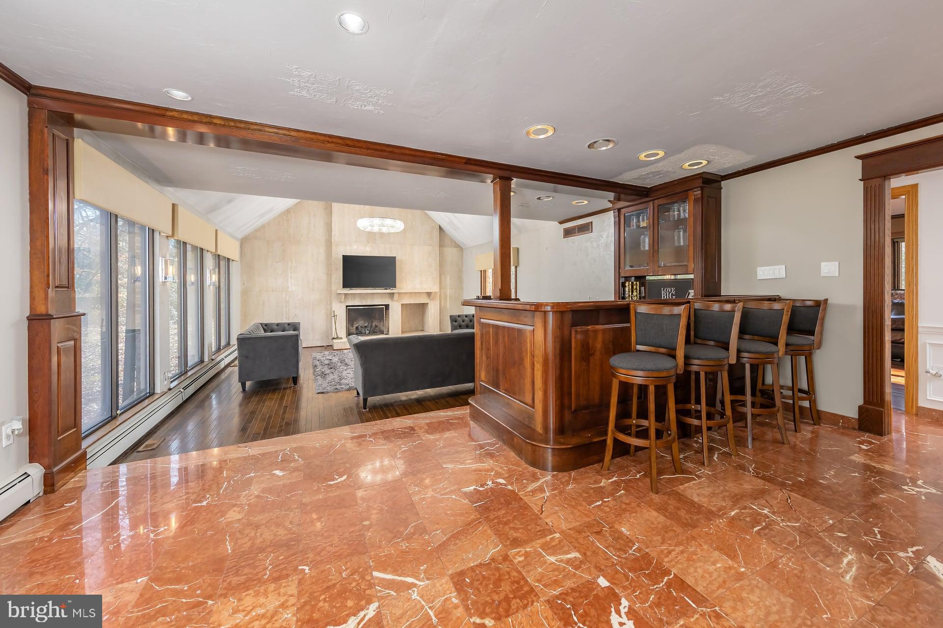 1322 COMMISSIONERS ROAD