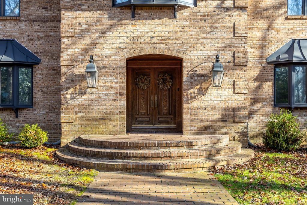 1322 COMMISSIONERS ROAD