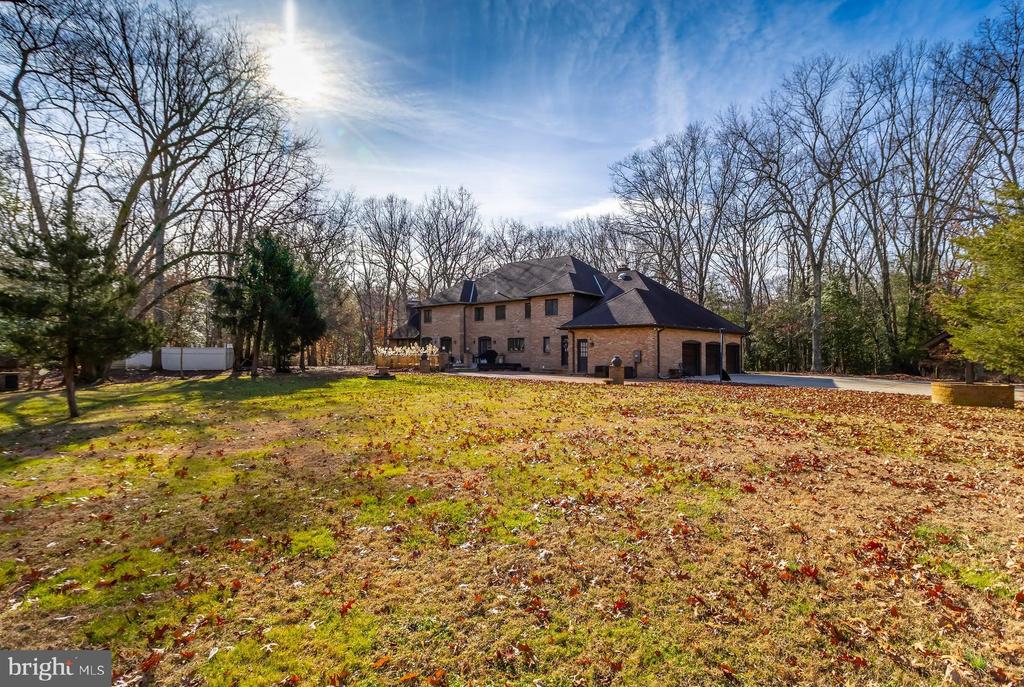 1322 COMMISSIONERS ROAD