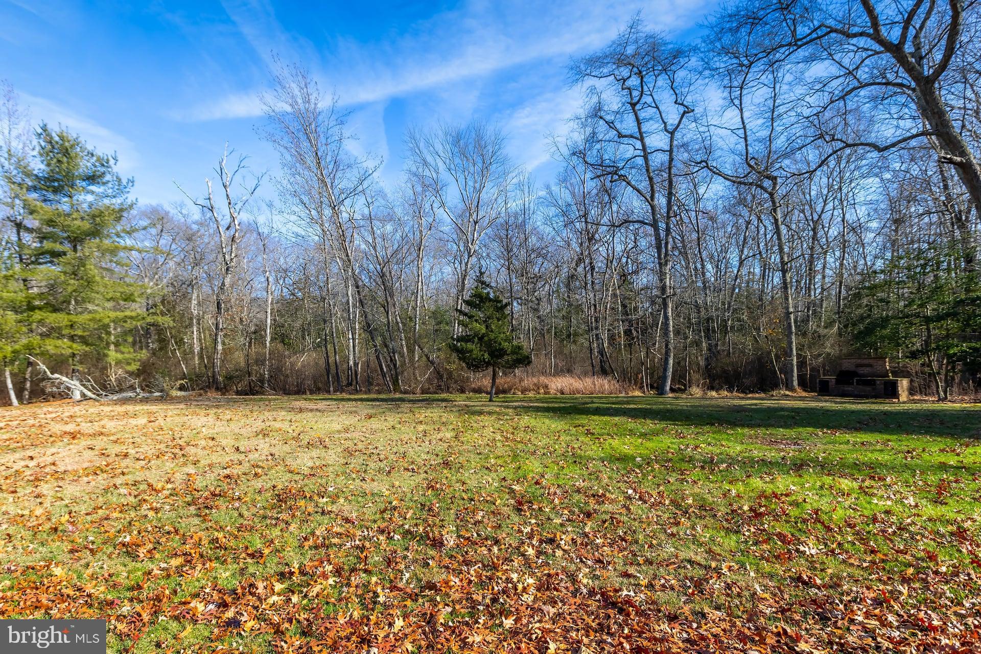 1322 COMMISSIONERS ROAD