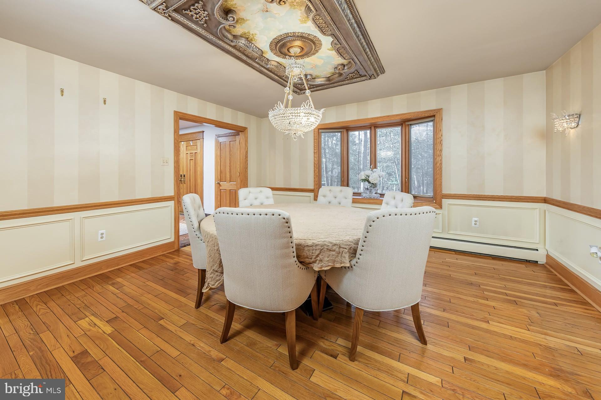 1322 COMMISSIONERS ROAD