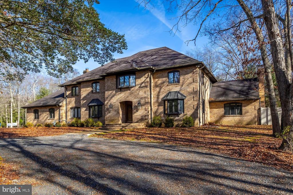 1322 COMMISSIONERS ROAD