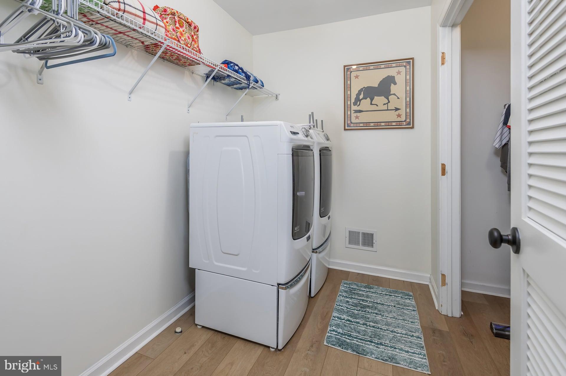 508 DEFRANCESCO CIRCLE