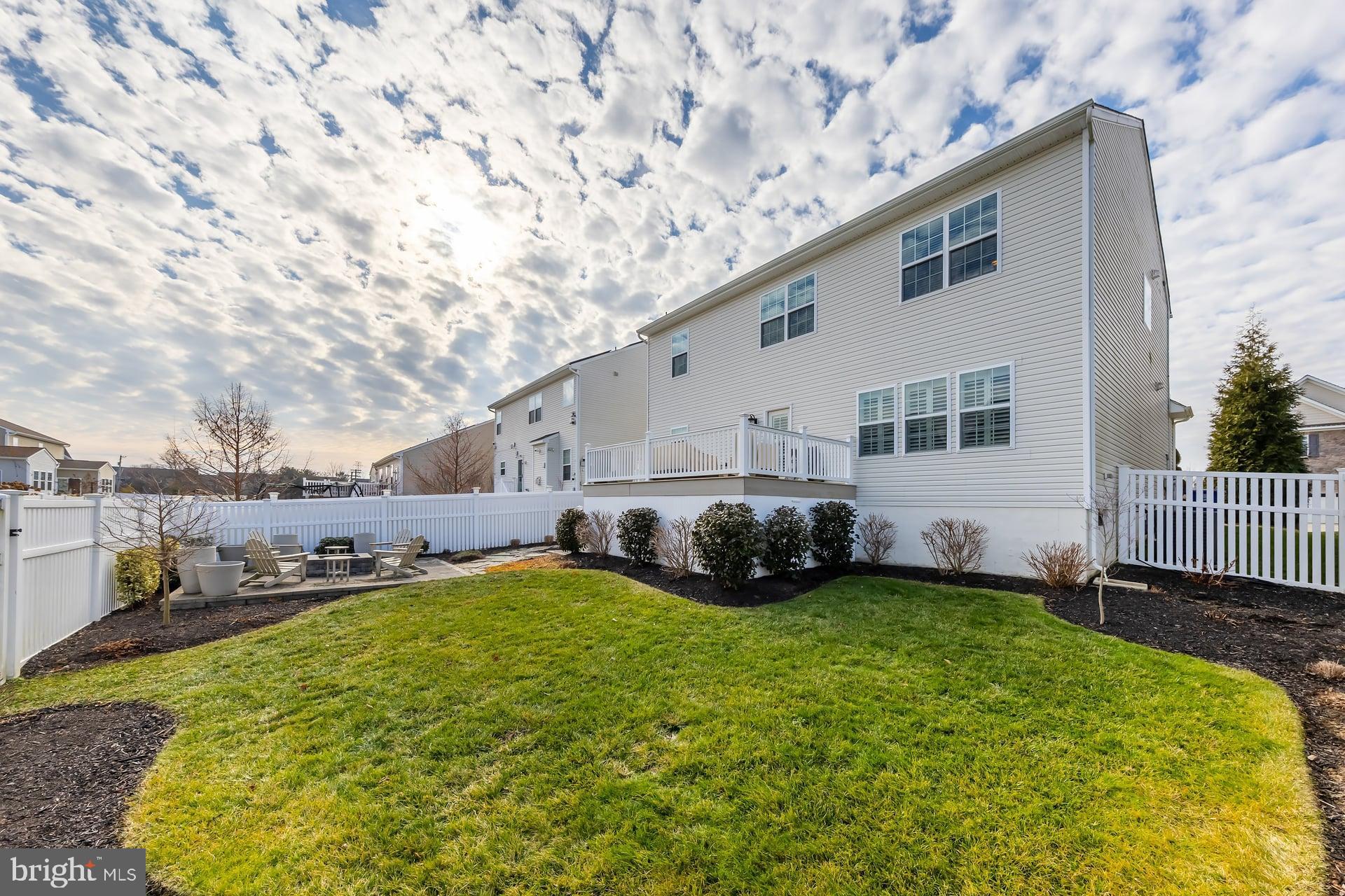 508 DEFRANCESCO CIRCLE