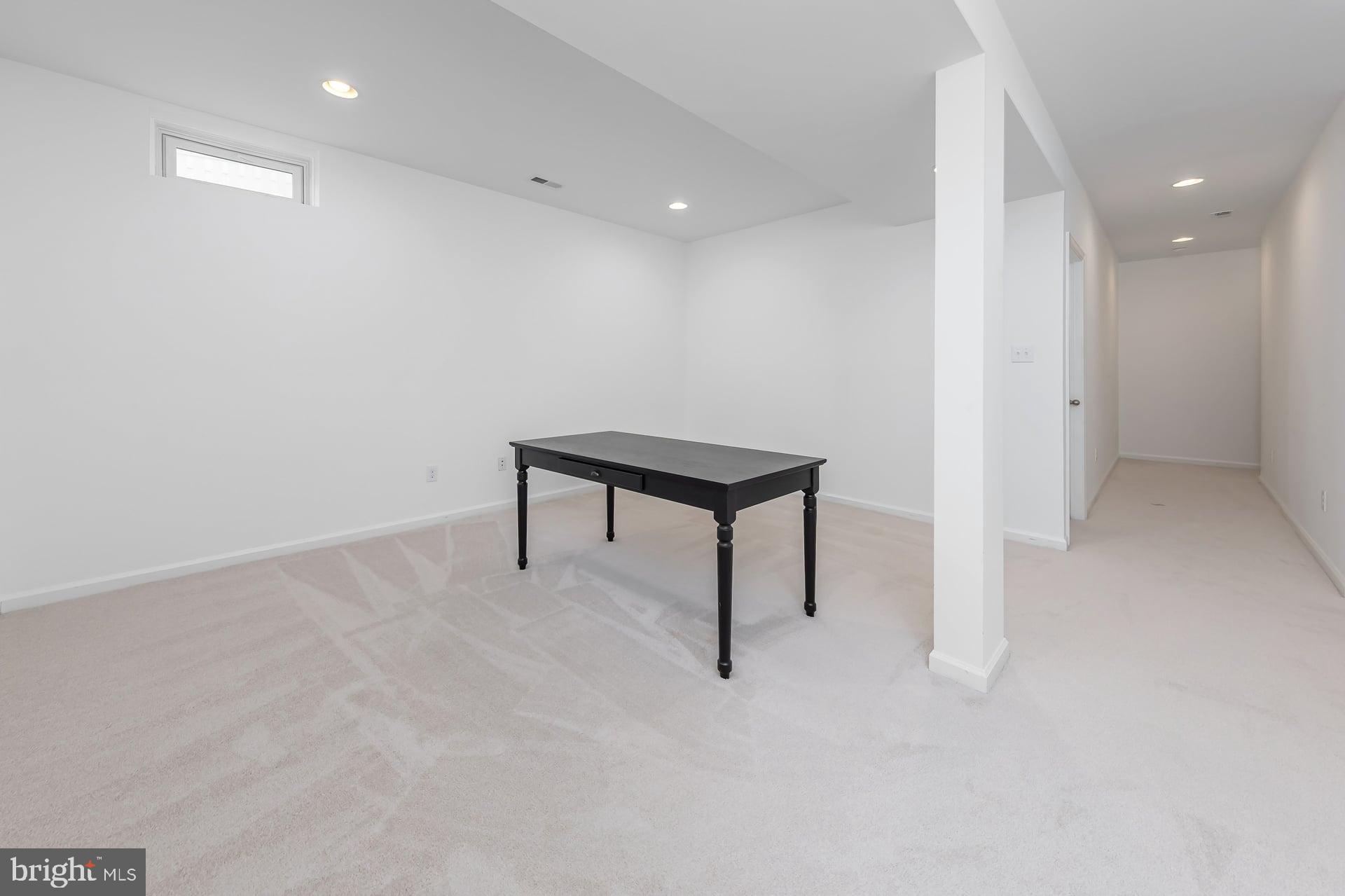 508 DEFRANCESCO CIRCLE