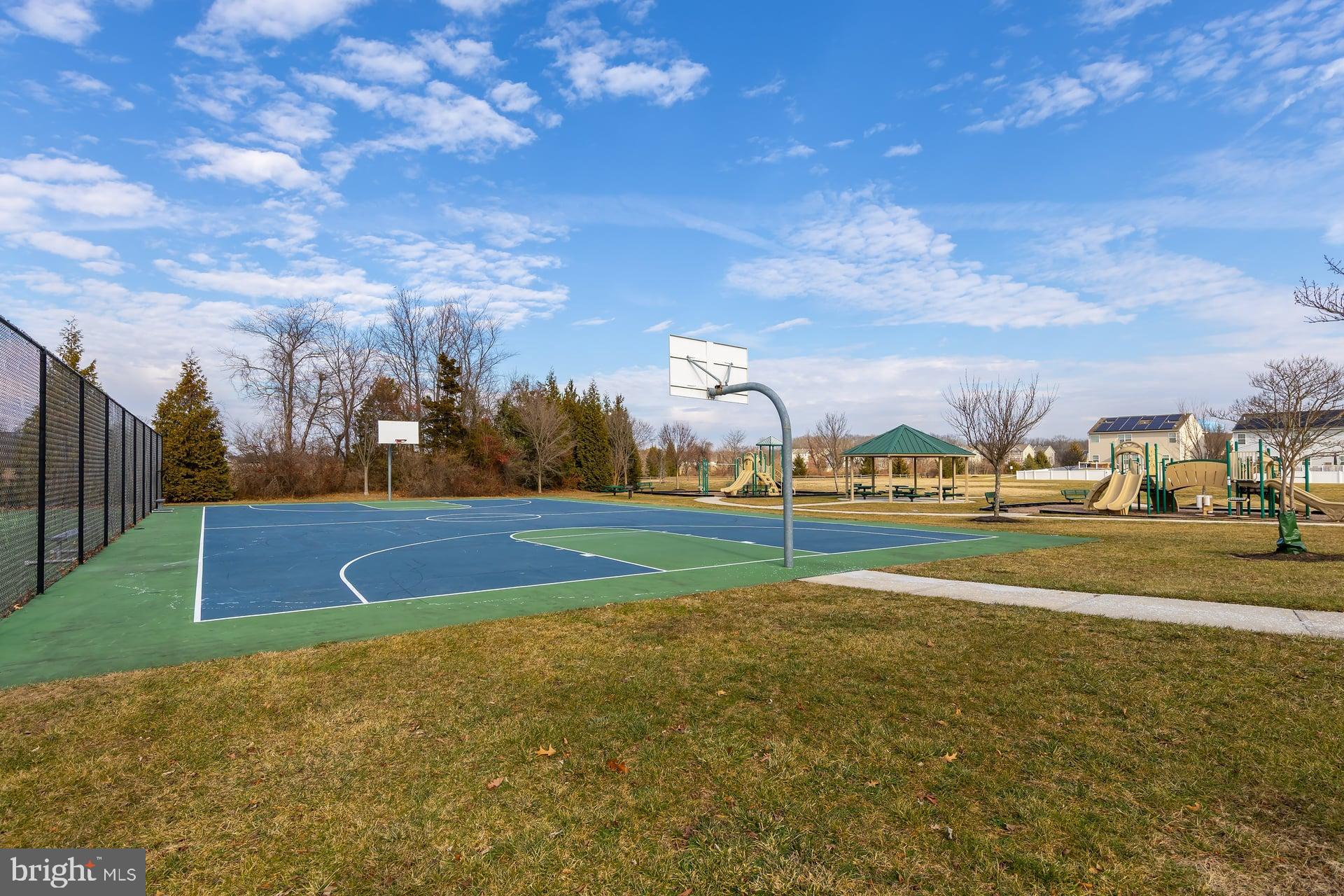 508 DEFRANCESCO CIRCLE