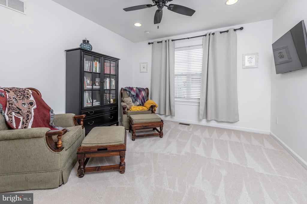 508 DEFRANCESCO CIRCLE