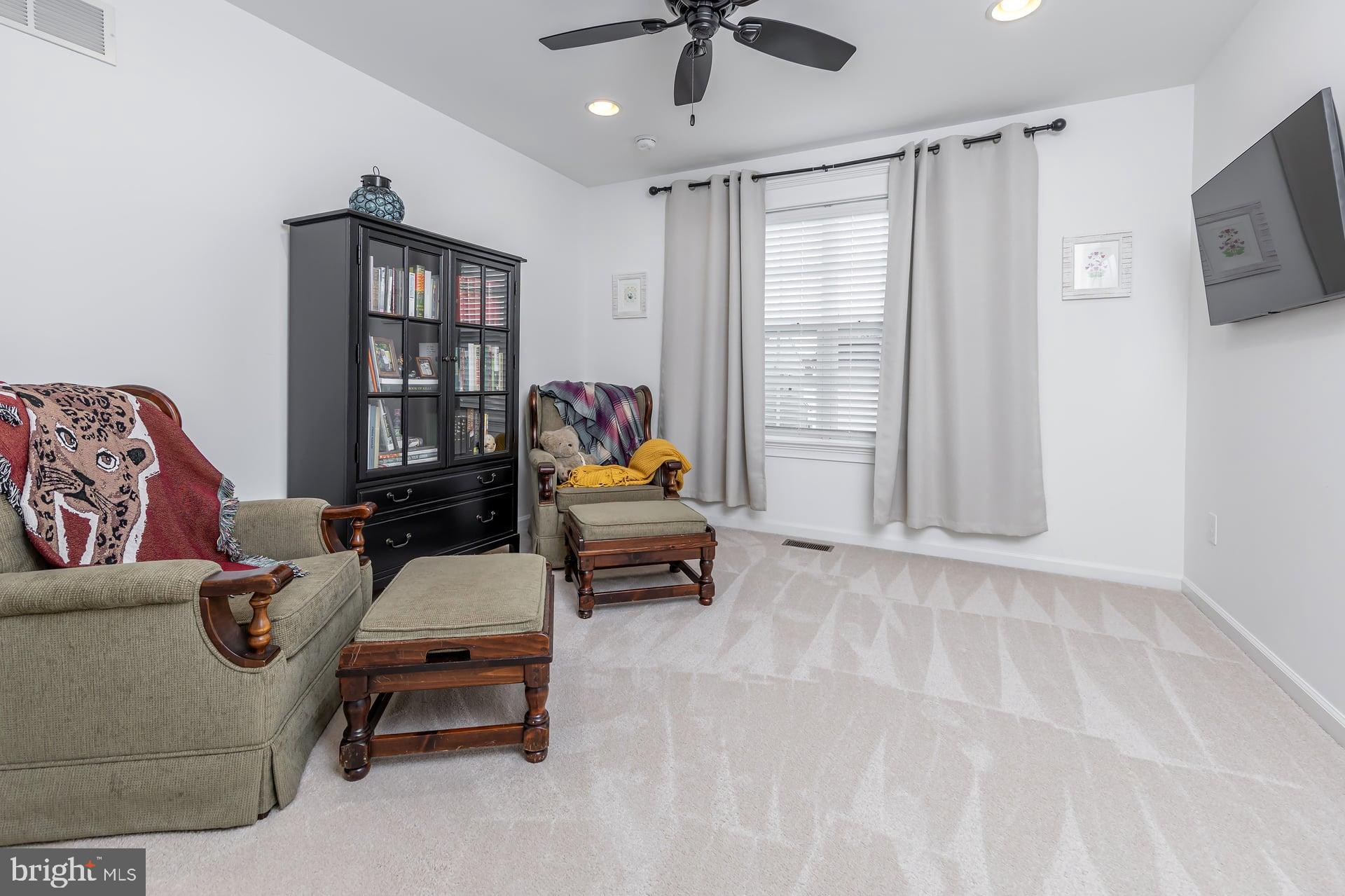 508 DEFRANCESCO CIRCLE