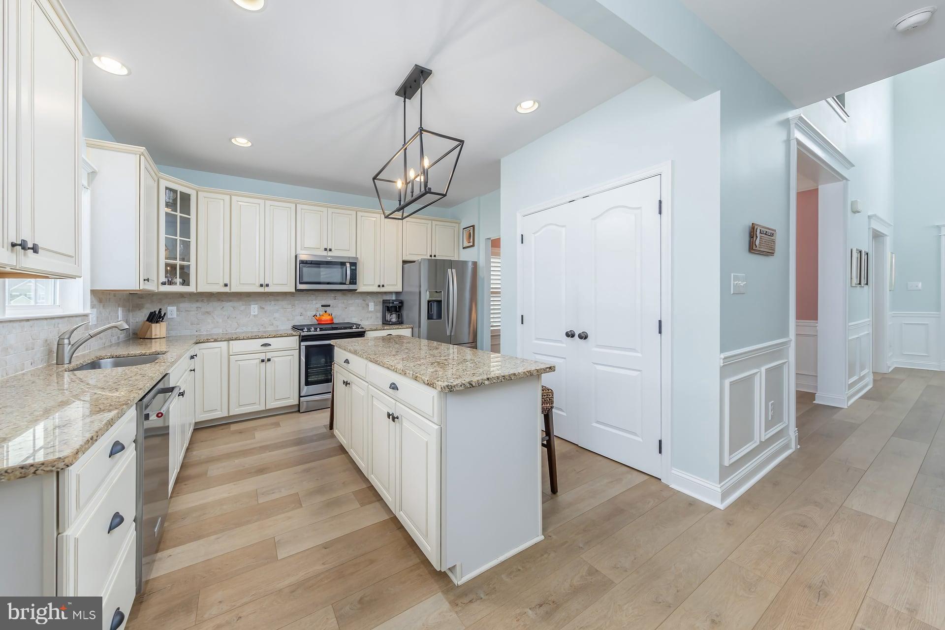 508 DEFRANCESCO CIRCLE