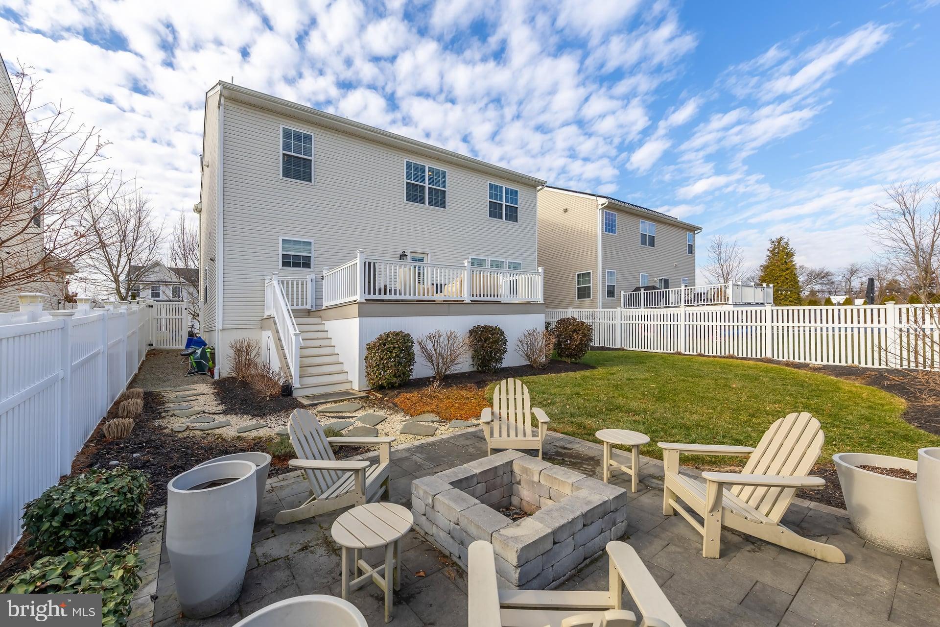 508 DEFRANCESCO CIRCLE