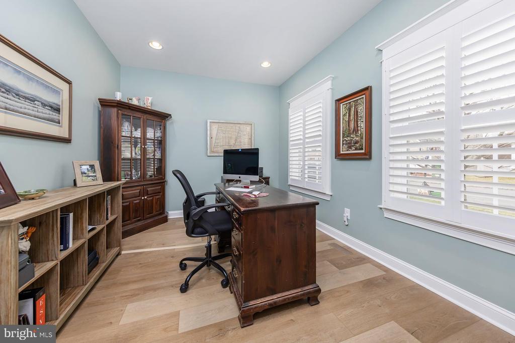 508 DEFRANCESCO CIRCLE