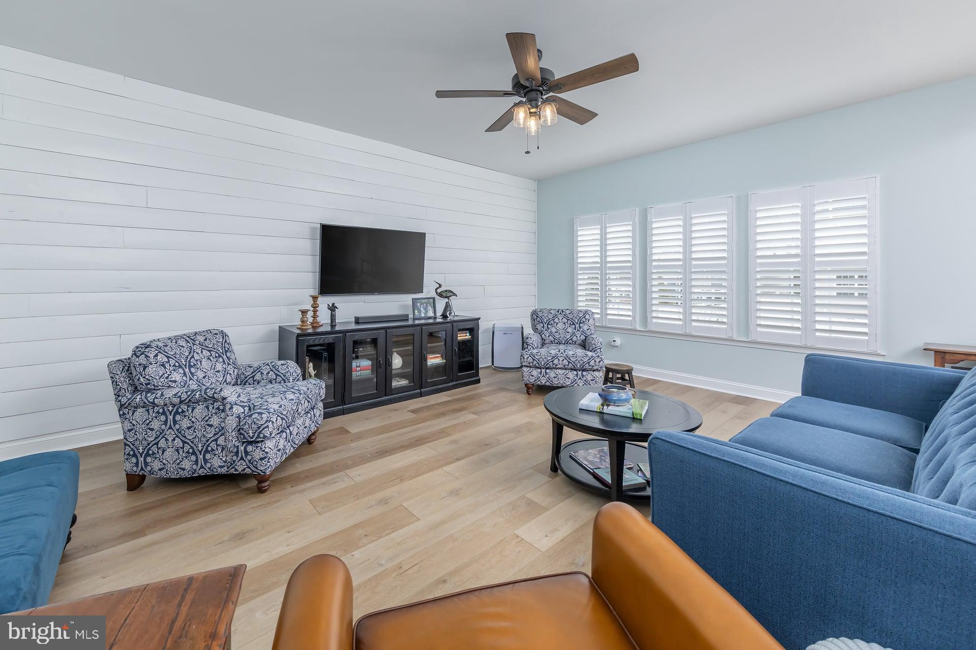 508 DEFRANCESCO CIRCLE