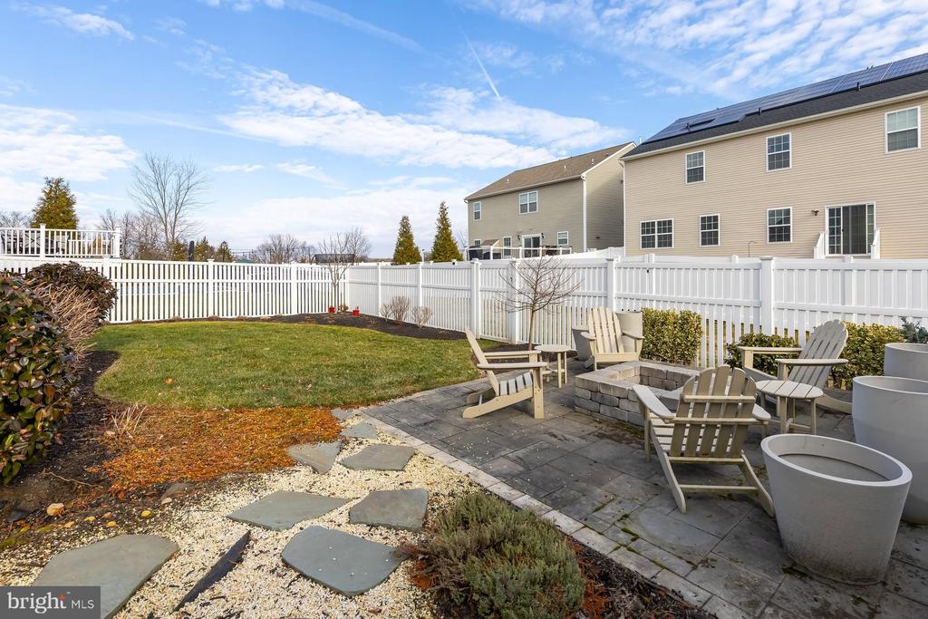 508 DEFRANCESCO CIRCLE
