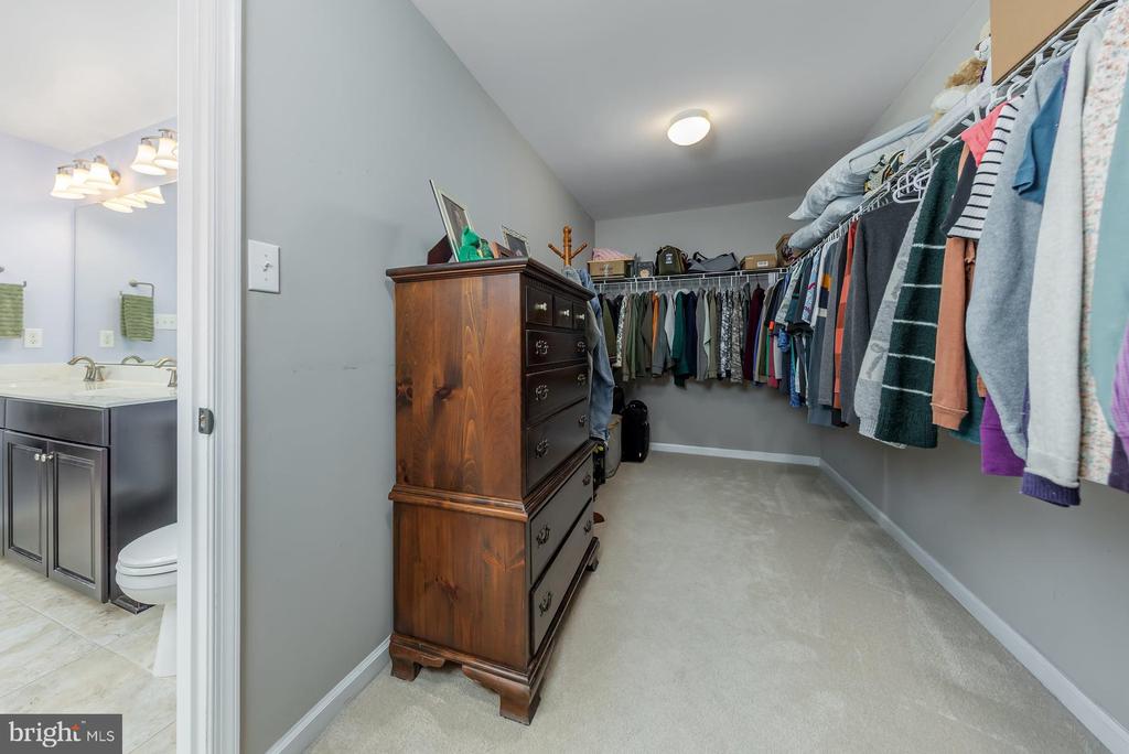 508 DEFRANCESCO CIRCLE