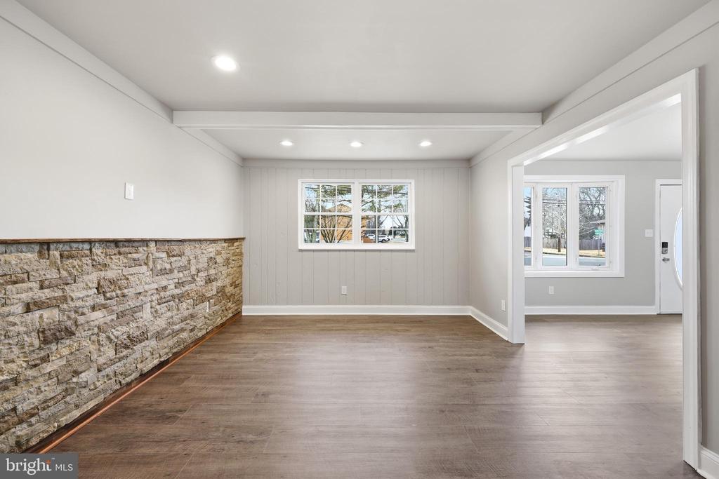 203 CENTRAL AVENUE