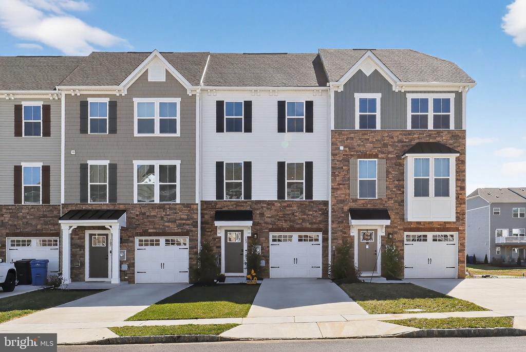 109 WATERFORD WAY