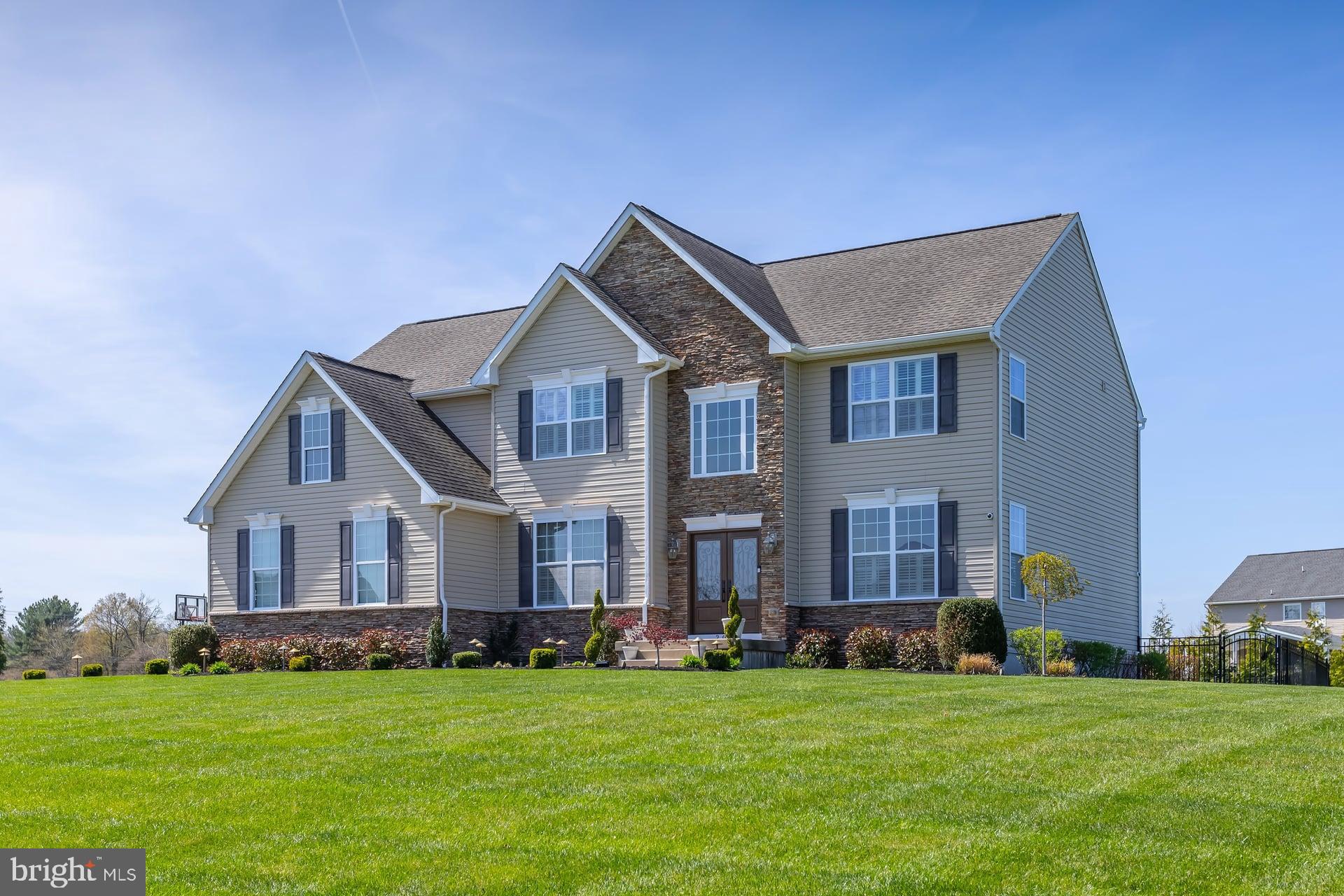 207 MARIA ELENA DRIVE