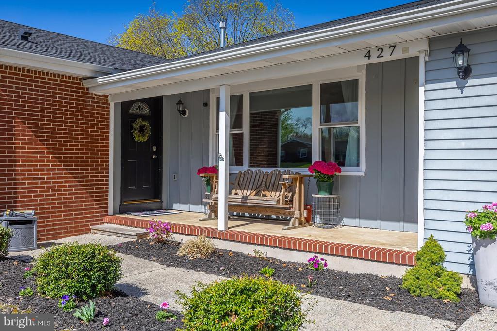 427 BIRCH DRIVE