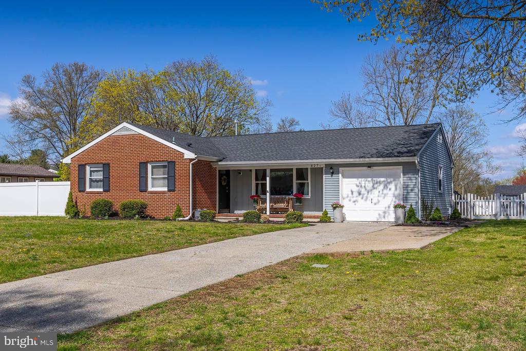 427 BIRCH DRIVE
