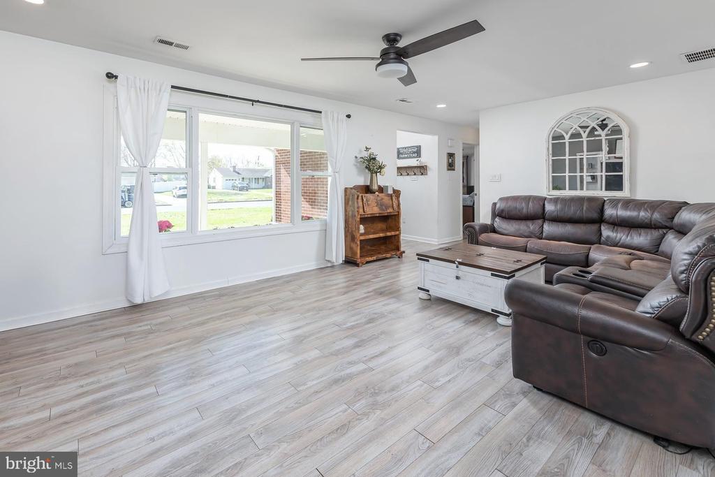 427 BIRCH DRIVE