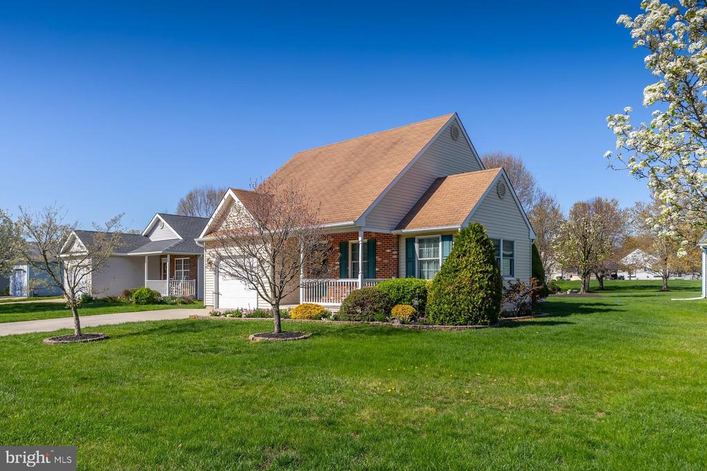 423 COUNTRY WAY
