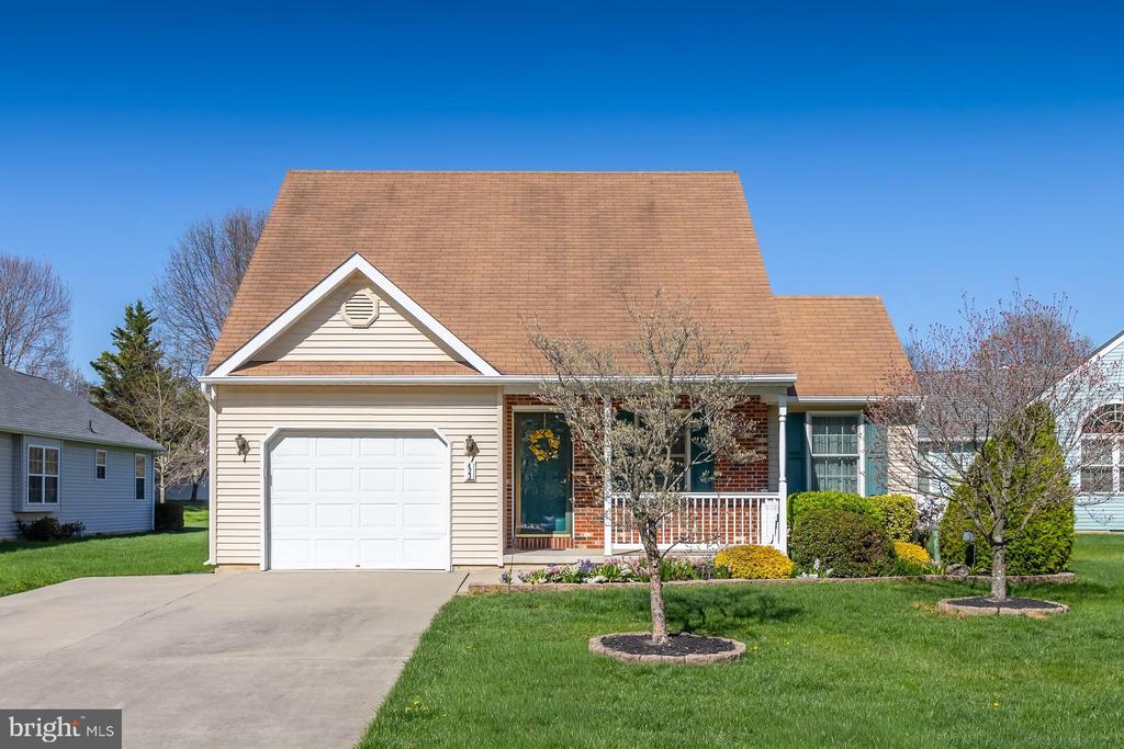 423 COUNTRY WAY