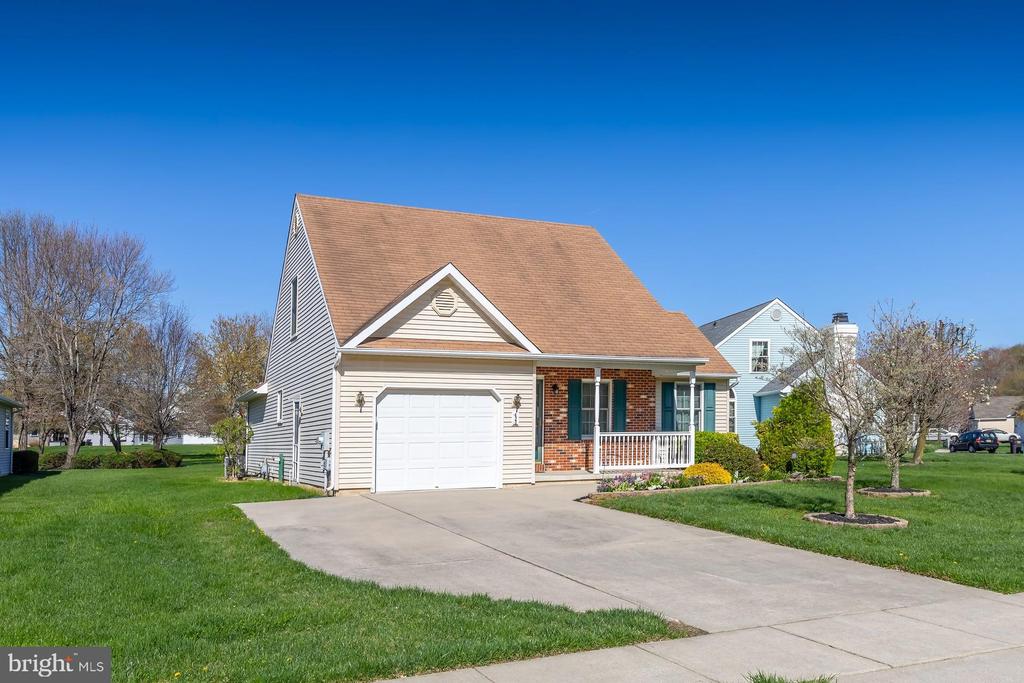 423 COUNTRY WAY
