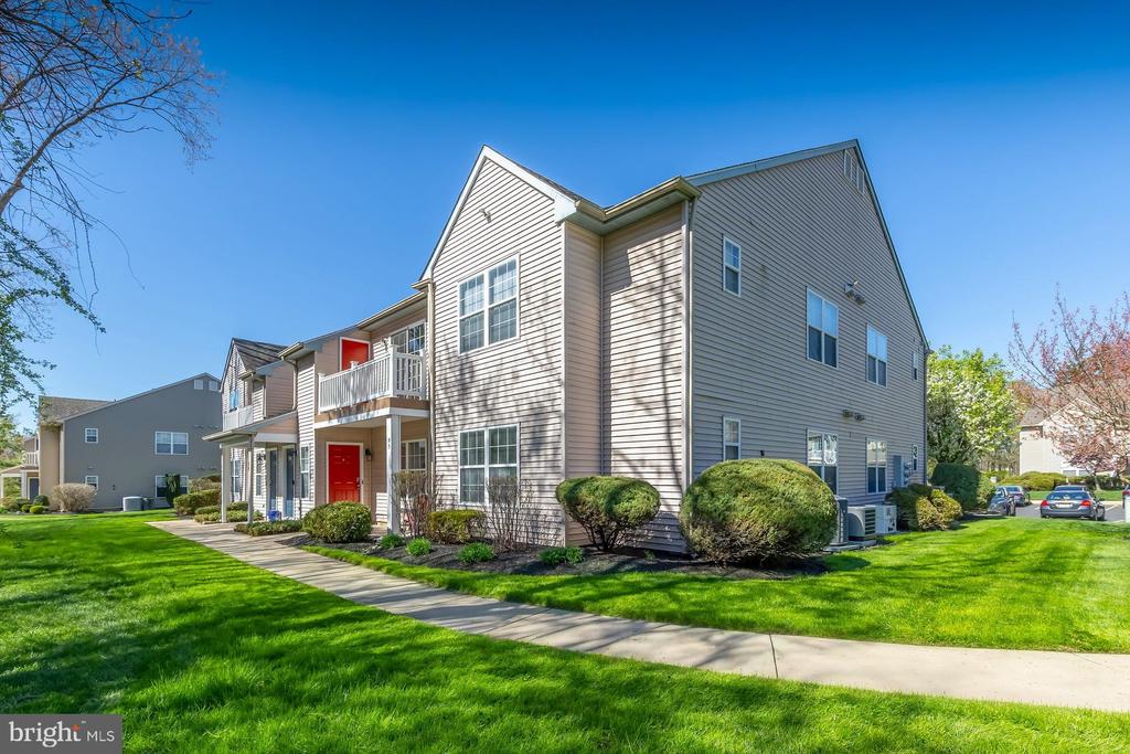 95 CRESTMONT DRIVE