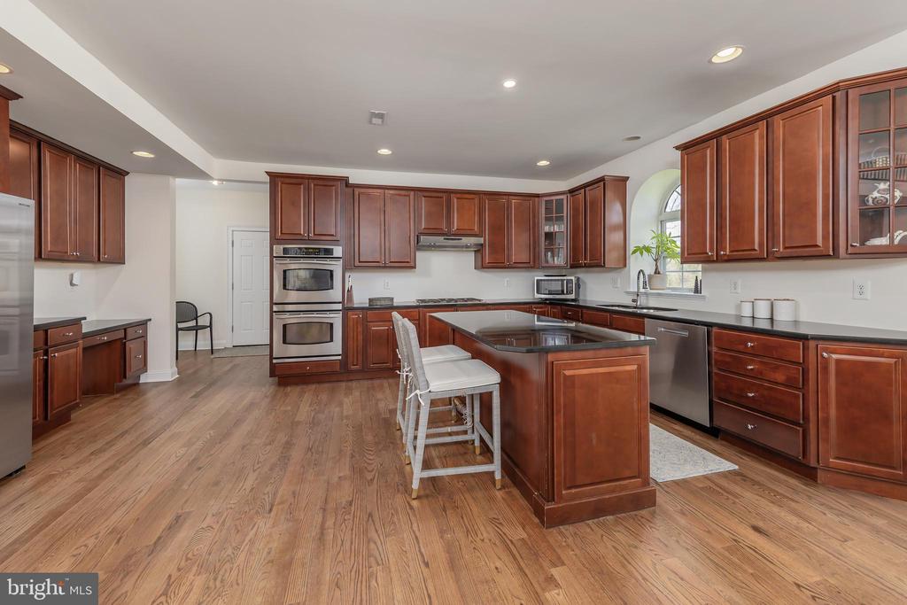 211 SHIVERS RUN COURT