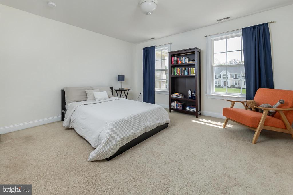 211 SHIVERS RUN COURT