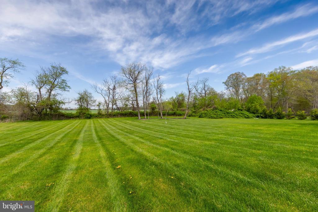 211 SHIVERS RUN COURT