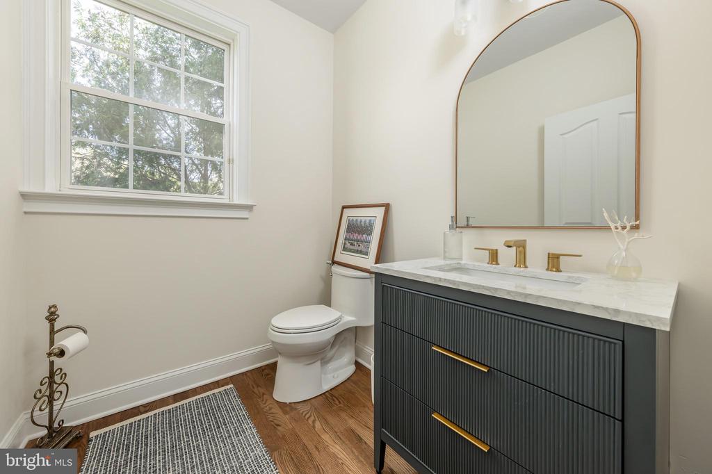 211 SHIVERS RUN COURT