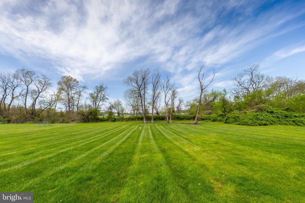 211 SHIVERS RUN COURT