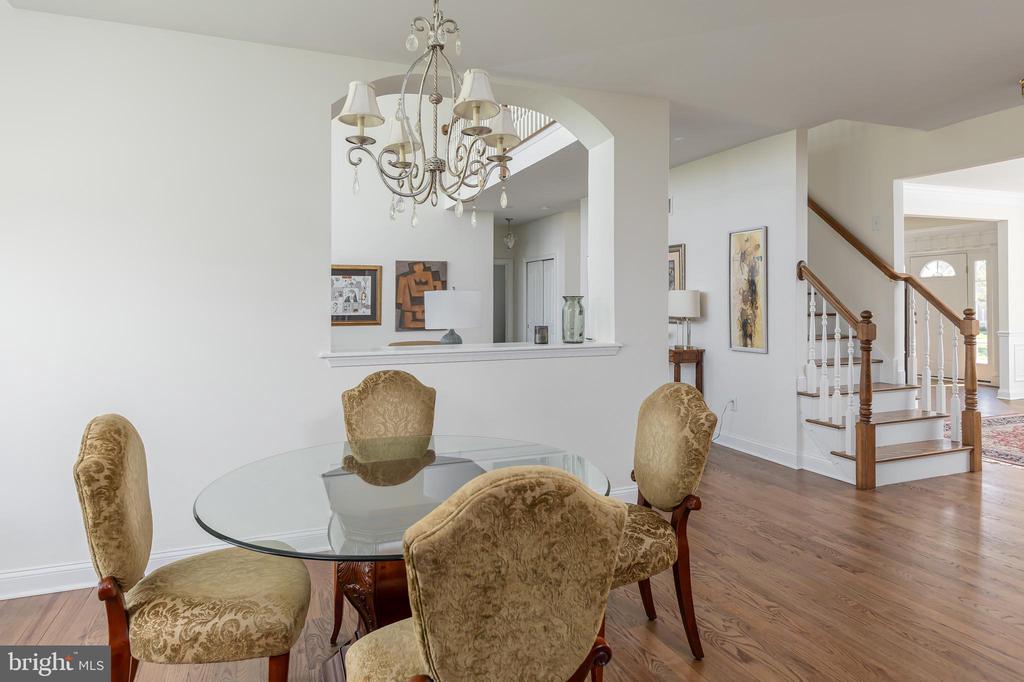 211 SHIVERS RUN COURT