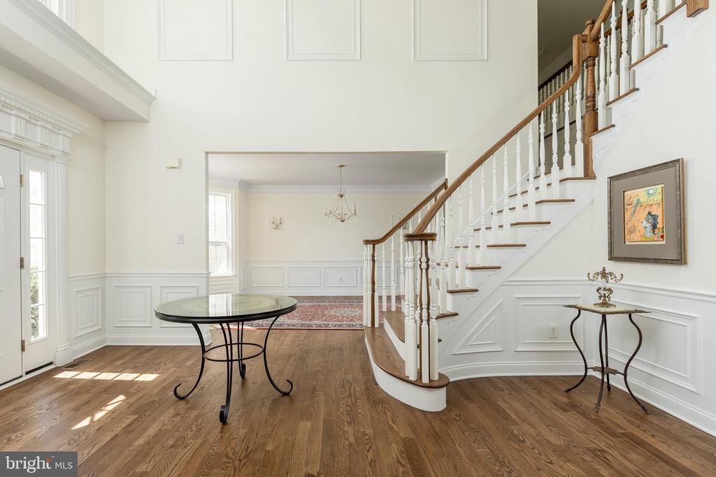 211 SHIVERS RUN COURT
