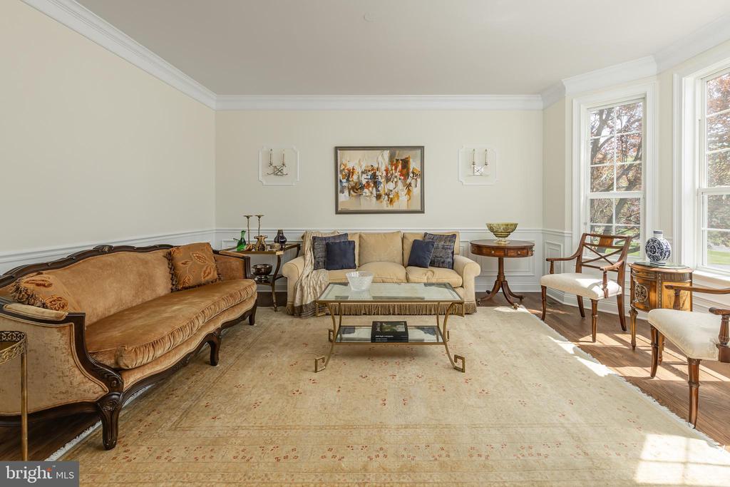 211 SHIVERS RUN COURT
