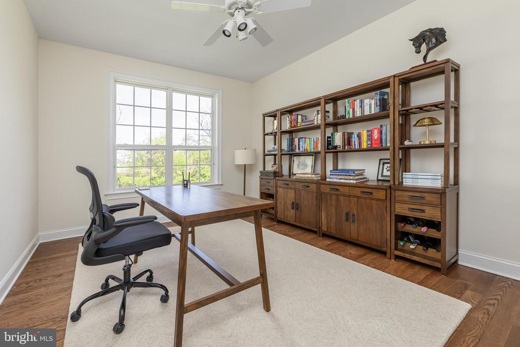 211 SHIVERS RUN COURT