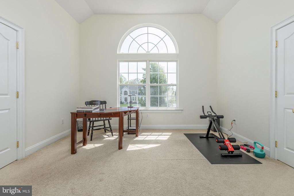 211 SHIVERS RUN COURT