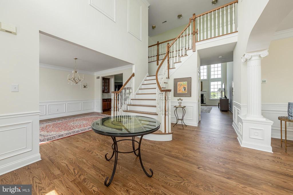 211 SHIVERS RUN COURT