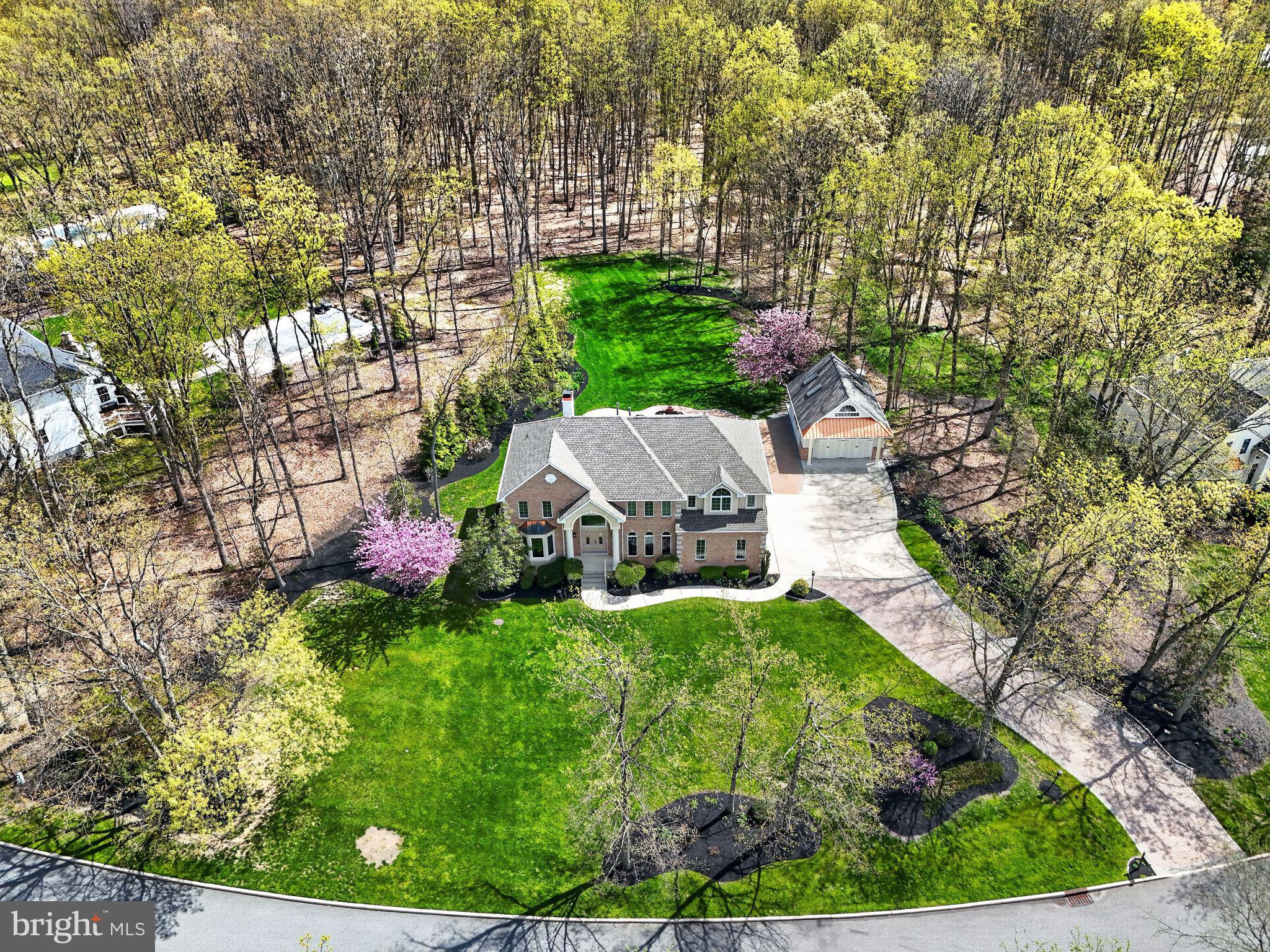 9 WINDING WAY