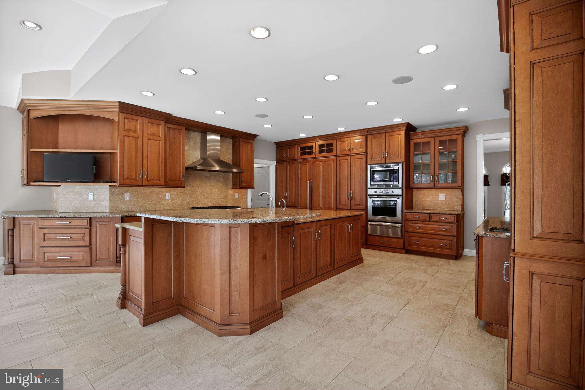 9 WINDING WAY