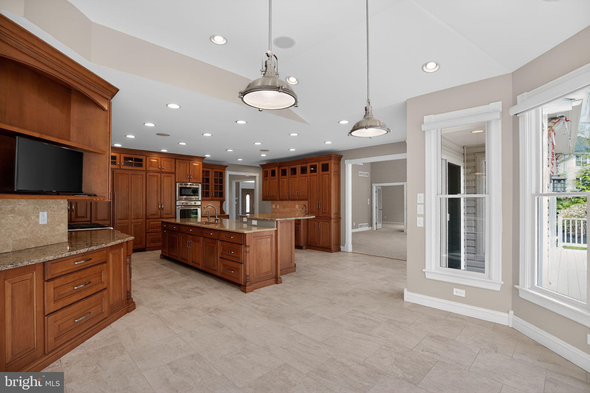 9 WINDING WAY