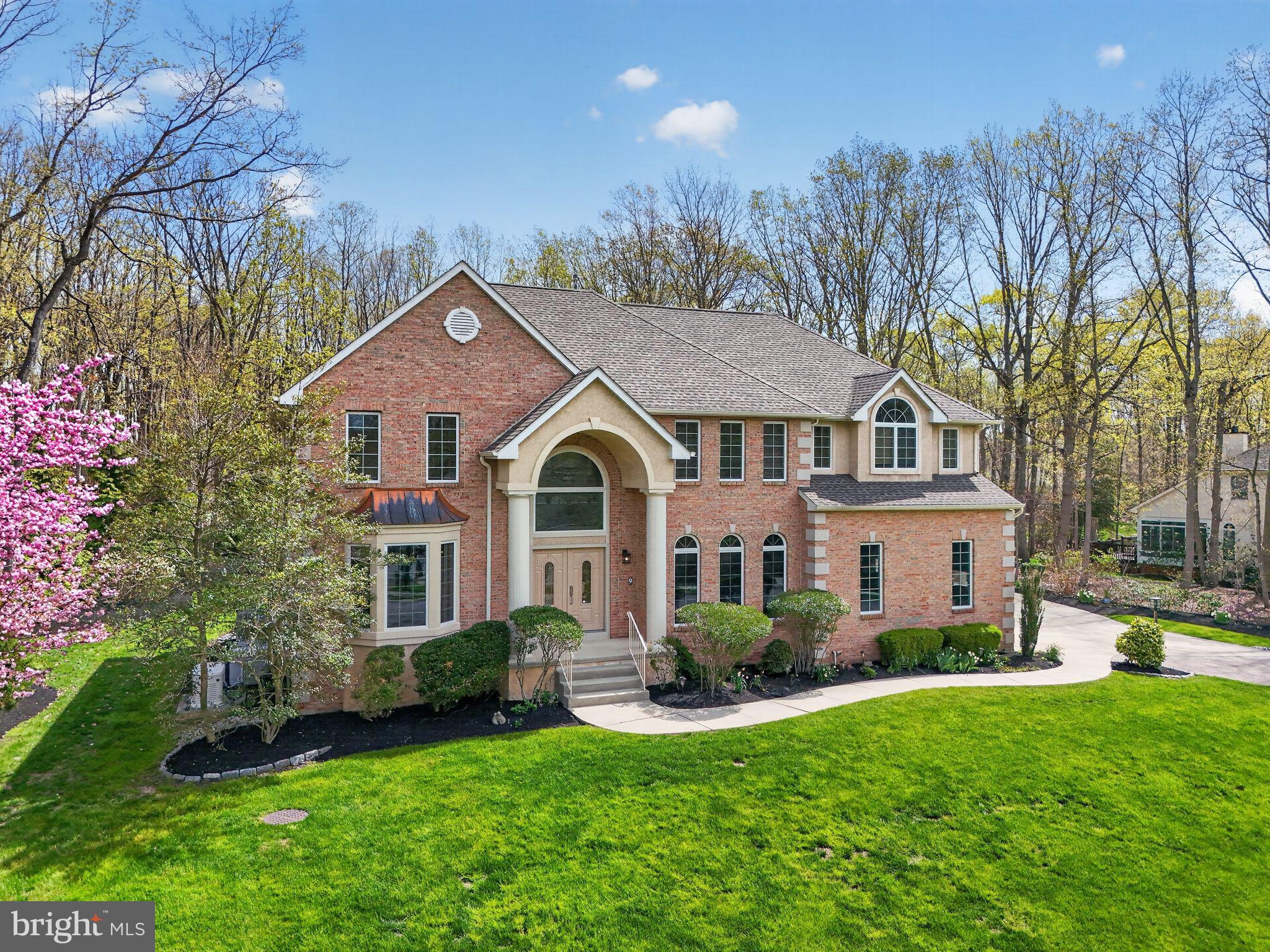 9 WINDING WAY