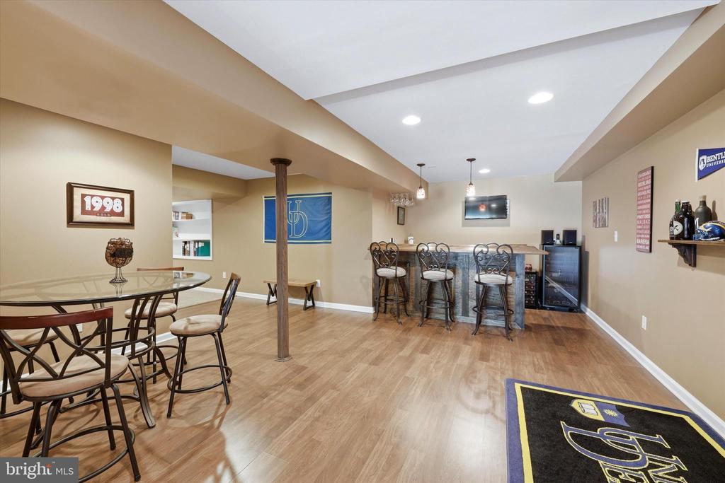 208 SHIVERS RUN COURT